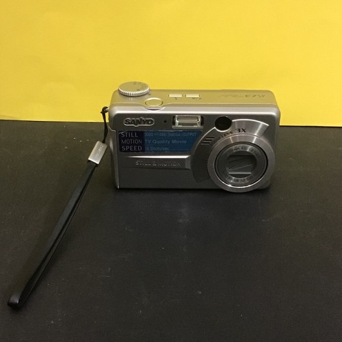 Vintage sanyo digital camera - digital,
