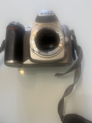 Nikon d50 body - digital, slr