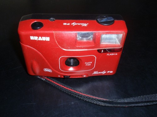 Braun mobile phone - f2, focus
